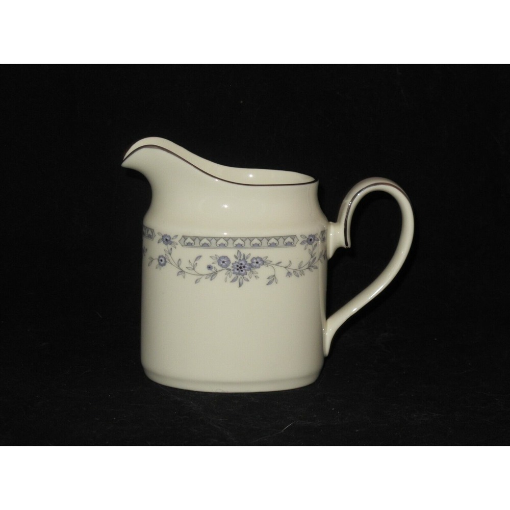 Minton Bellemeade Creamer Blue‎ Flowers Bone China England
